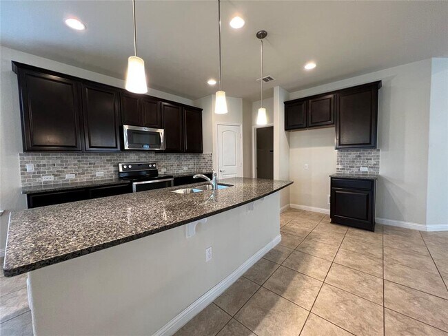 Building Photo - 1325 Meadowsouth Ln