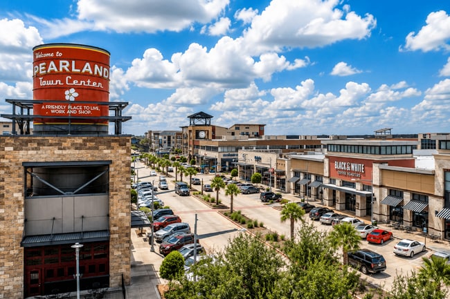 Building Photo - The Residences at Pearland Town Center