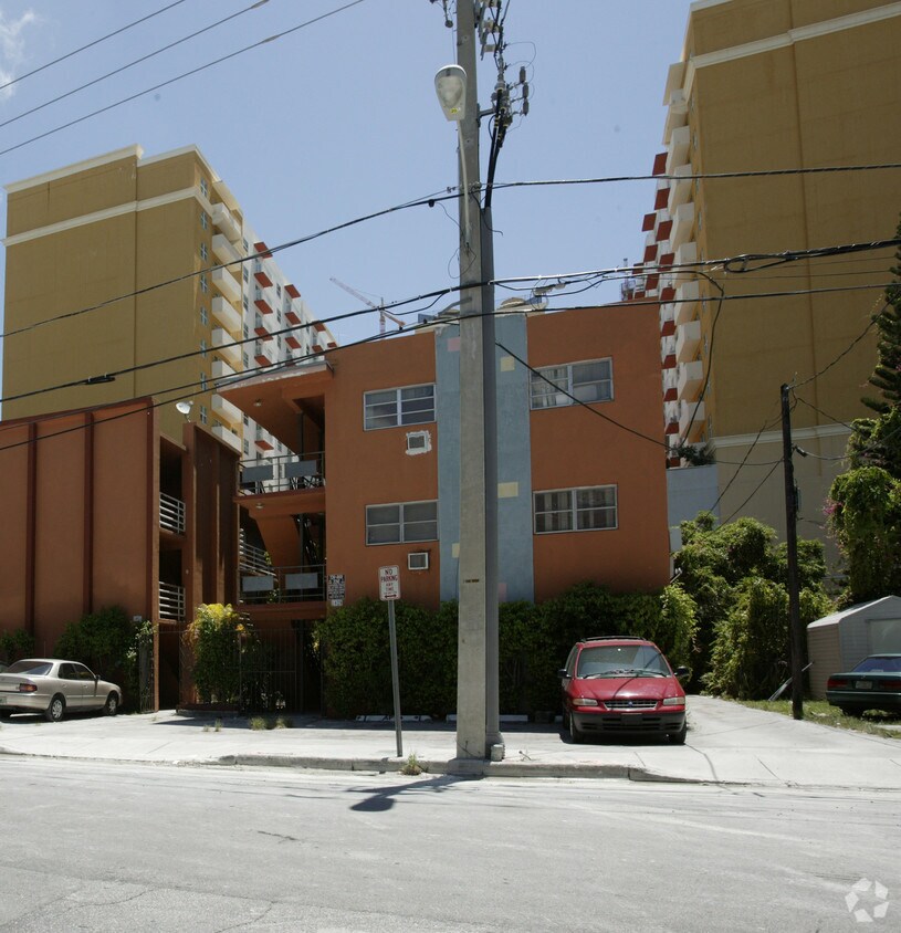 Building Photo - 1029 SW 1st Ave