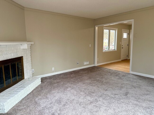 Building Photo - THREE BEDROOM SINGLE-FAMILY HOME WITH ACREAGE!
