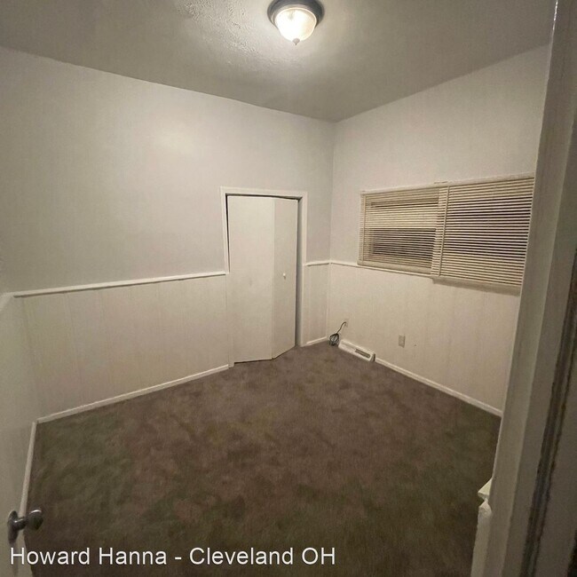 Building Photo - 2 br, 1 bath House - 346 E. 250th Street