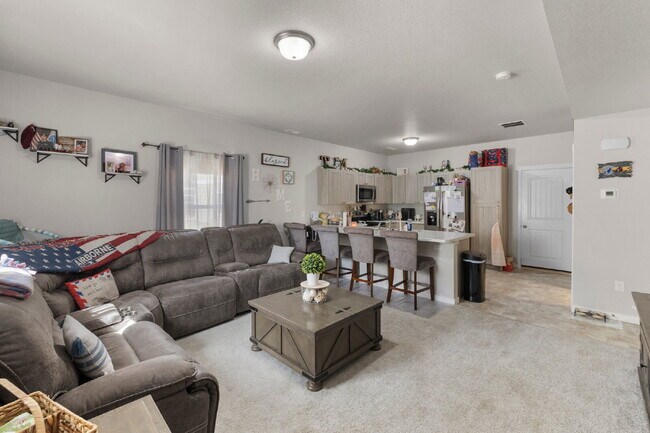 Building Photo - Modern 3 Bed Townhome with Garage – Water ...