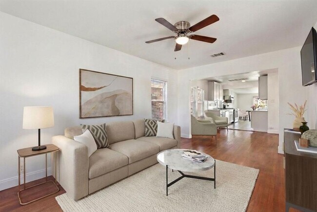 Foto del edificio - 906 E 43rd St