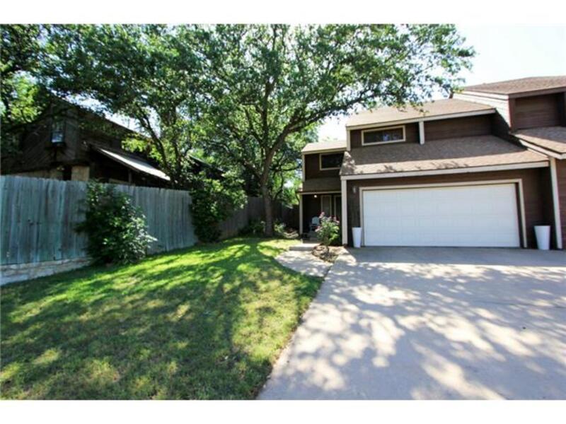 Foto principal - 8113 Baywood Dr