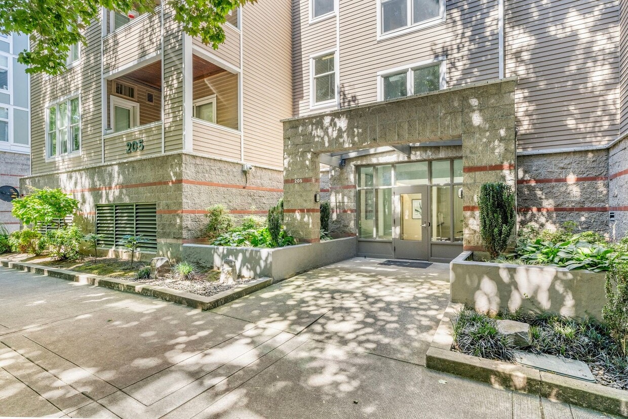 Primary Photo - 205 S Montgomery St