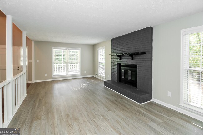 Building Photo - 235 N Fayette Dr