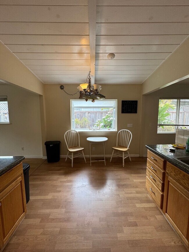 Foto del edificio - Beautiful 3 bedroom West Side Home!
