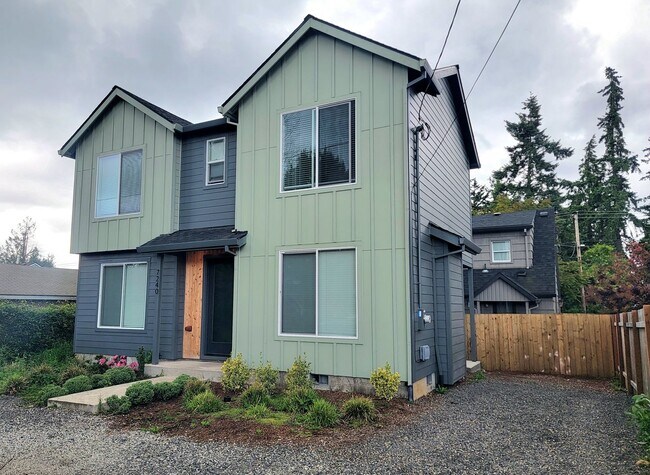 Foto del edificio - **2 Weeks Free Rent** | Modern Comfort in the Heart of SE Portland — 3 Bed, 2.5 Bath Home!