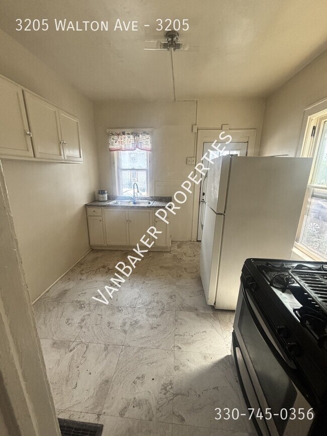Foto del edificio - 3205 Walton Ave