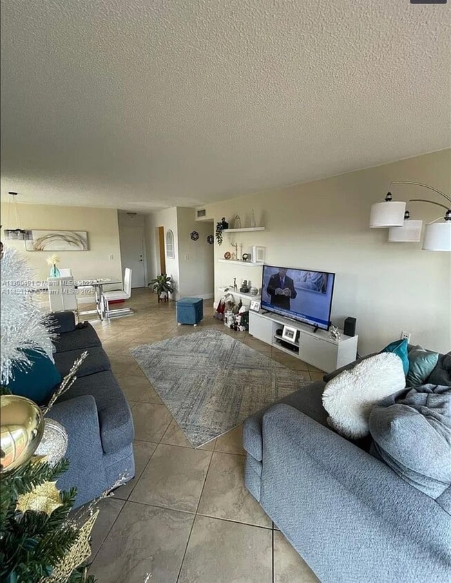 Foto principal - 13120 SW 92nd Ave