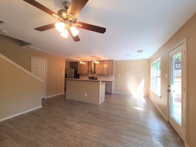 Building Photo - 138 S Walden Elms Cir