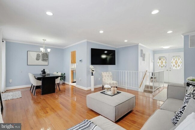 Foto del edificio - 900 E Tantallon Dr