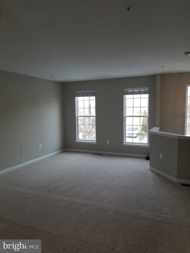 Building Photo - 46015 Gooseneck Dr