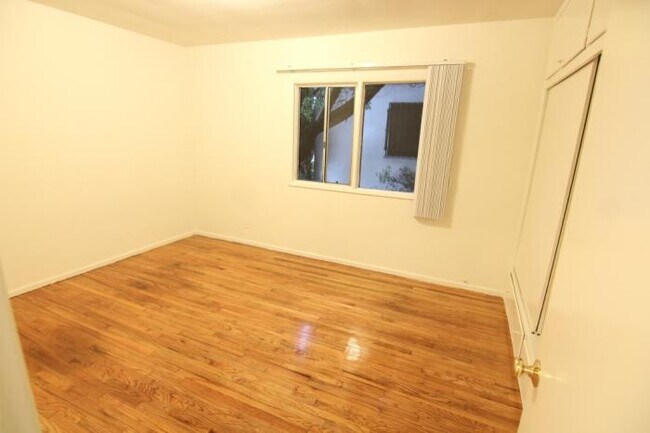Building Photo - 1 bedroom in Los Angeles CA 90035