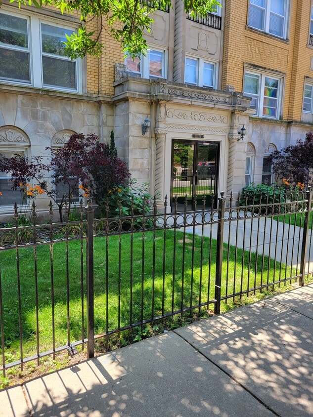 Foto del edificio - 1333 W Birchwood Ave