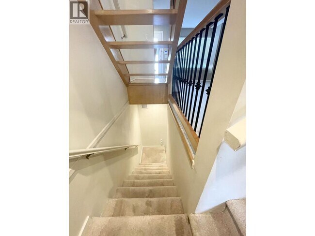 Photo du bâtiment - 7489 Magnolia Terrace