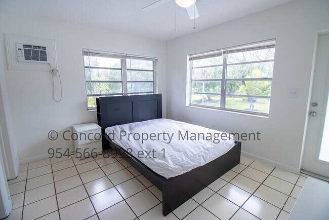 Building Photo - Pool View Efficiency Apartment- Electricit...