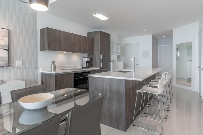 Foto del edificio - 480 NE 31st St
