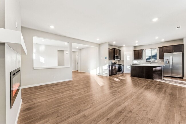 Foto del edificio - Modern 5-Bedroom, 3 bath home in Port Orchards Stetson Heights Neighborhood