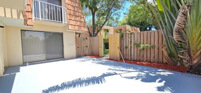 Building Photo - 539 Green Springs Pl