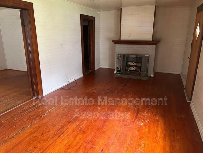 Building Photo - 803 E Mcintosh Rd
