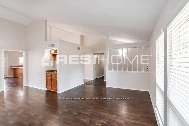 Foto del edificio - 4525 Larner St