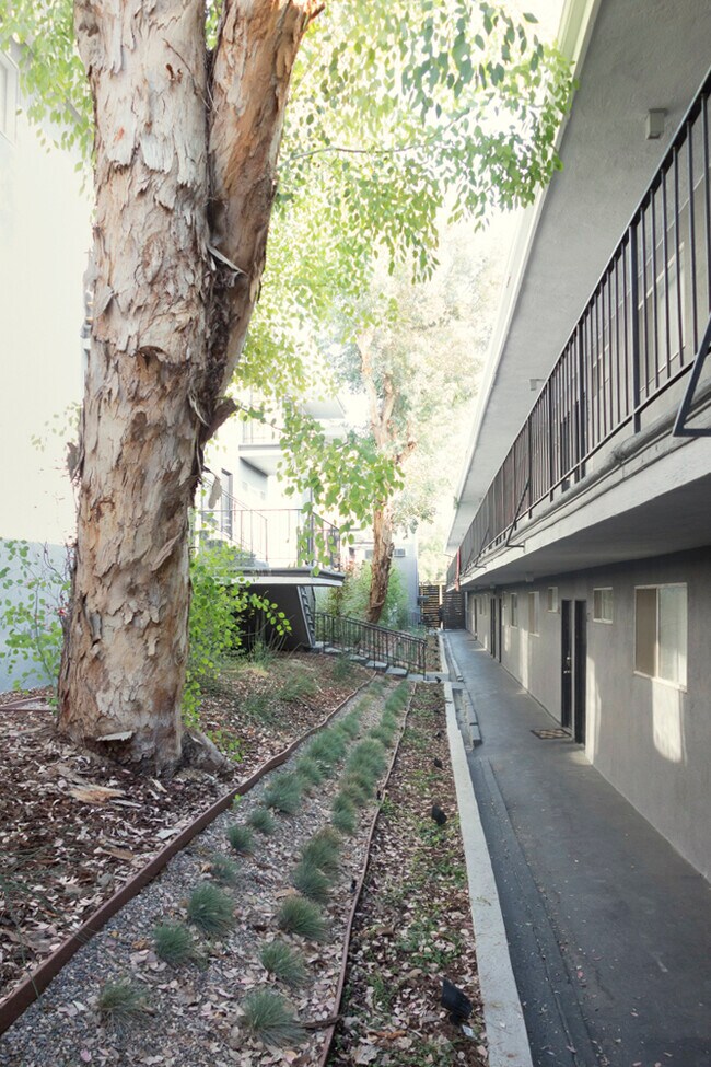 Foto del edificio - 3125 Carlyle St