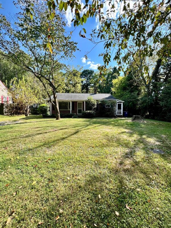 Building Photo - 3246 Arlington Dr