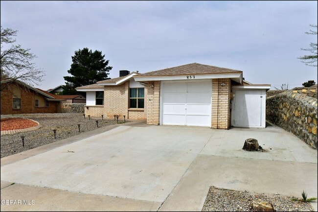 Building Photo - 853 Nita Fay Dr