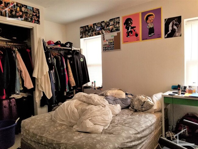 2 bed steps to NorthEastern - 2 bed steps to NorthEastern Apartment