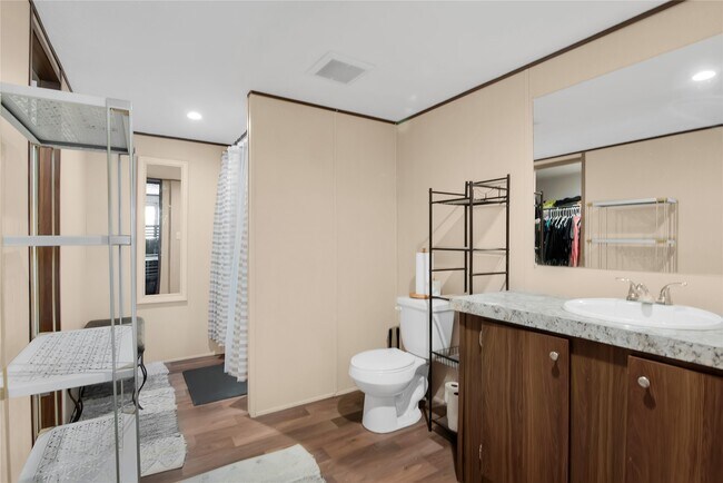 Foto del edificio - 1007 Keswick Rd