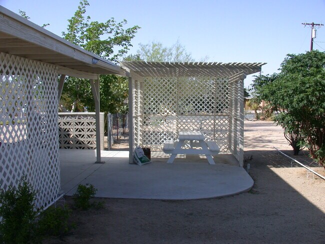 Foto del edificio - 72461 Sunnyvale Dr