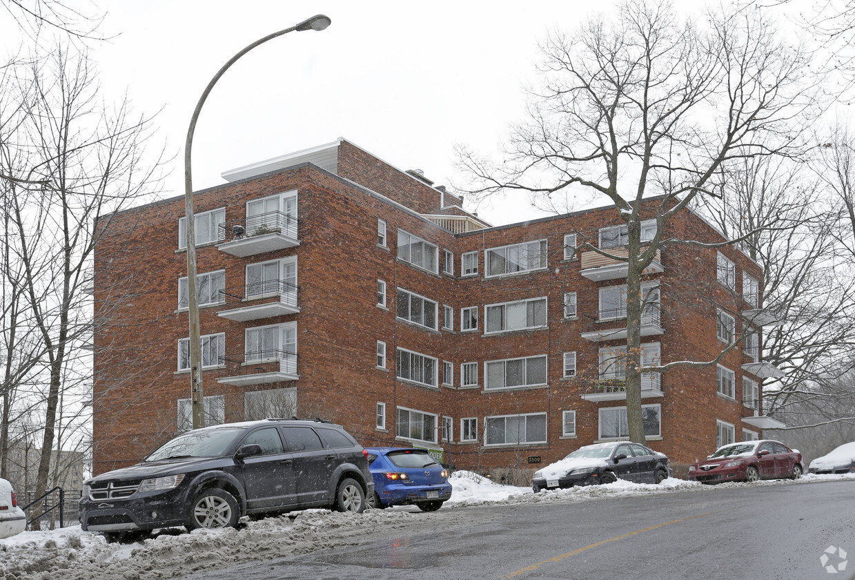 Primary Photo - 3500 Ridgewood