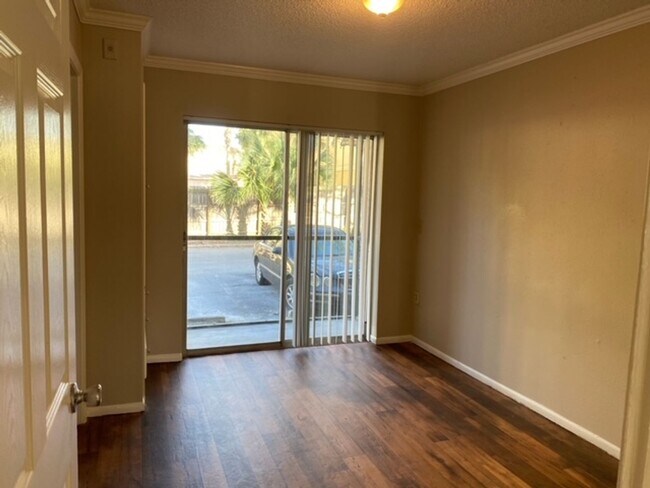 Foto del edificio - Charming 1-Bedroom Condo in Altamonte Springs with New Flooring
