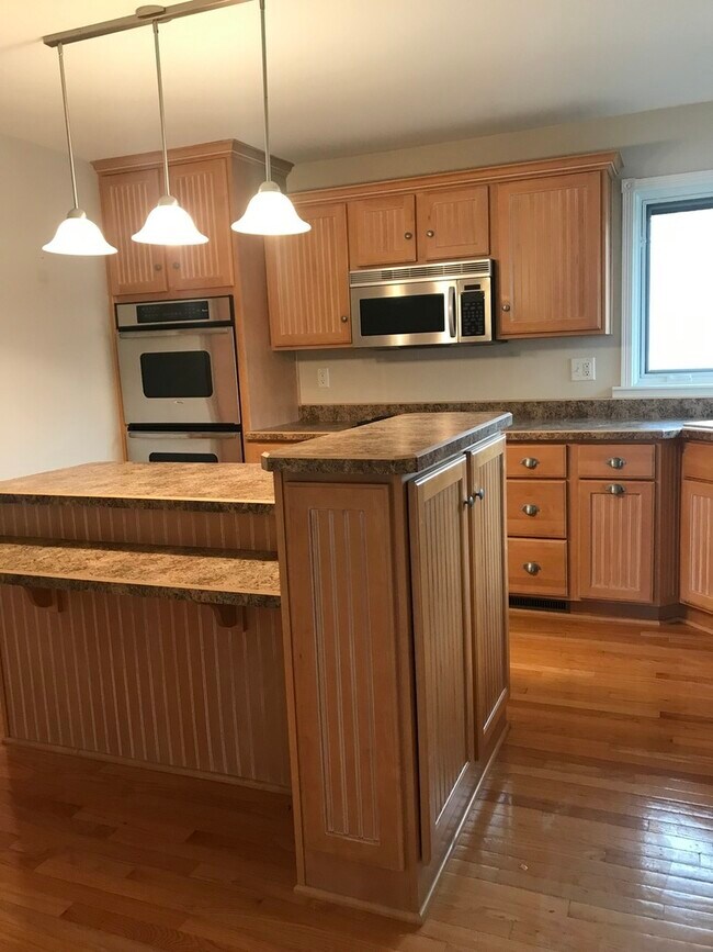 Foto del edificio - 1402 Lakeview Dr