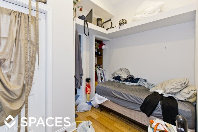 Building Photo - 1 br, 1 bath Apartment - 53 West Burton #1M