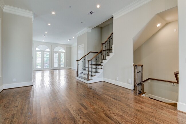 Building Photo - 6706 Morningside Dr