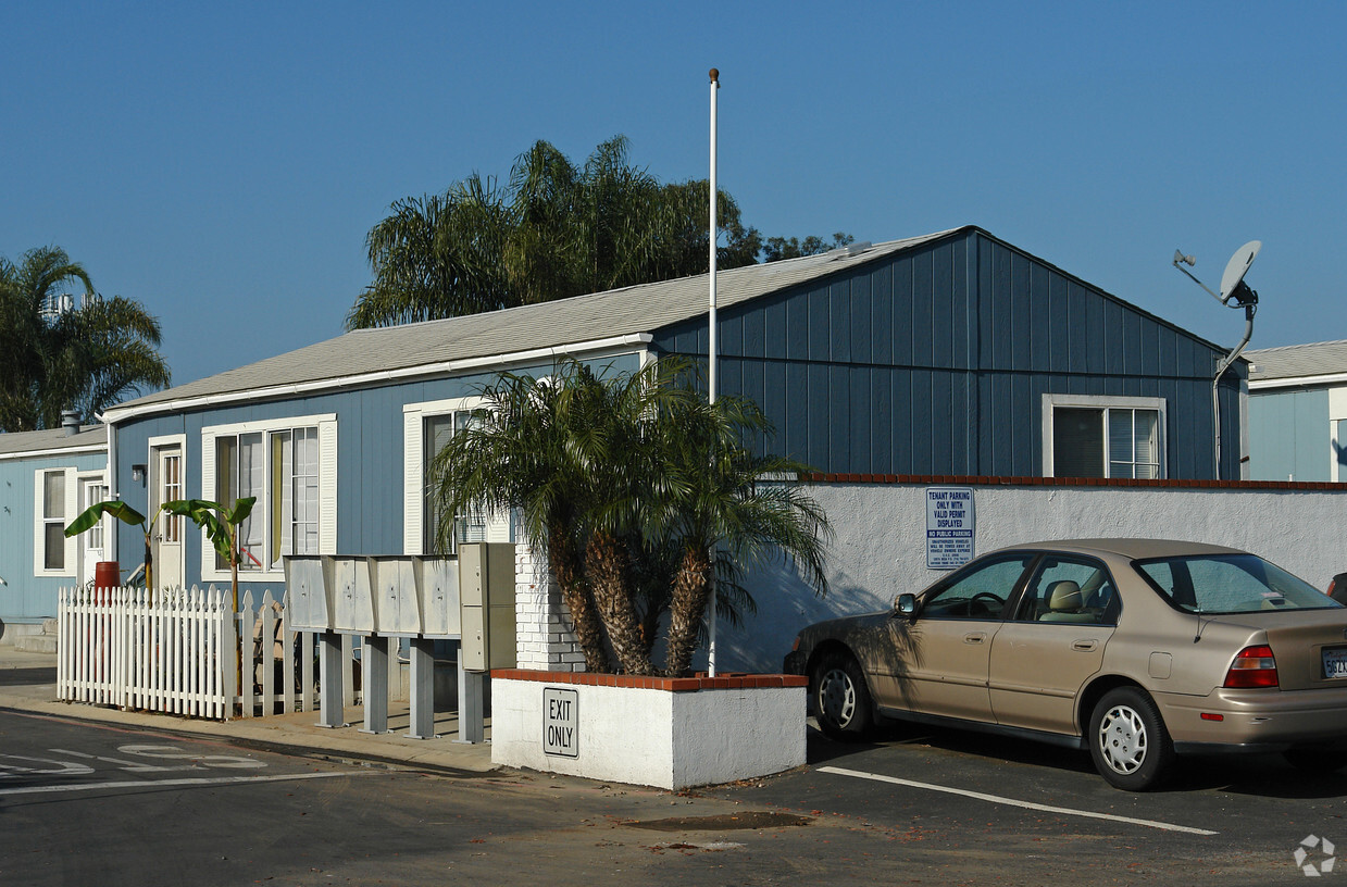 Primary Photo - Sea Breeze Villas