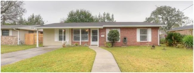 Home Sweet Home! - 233 Douglas Dr