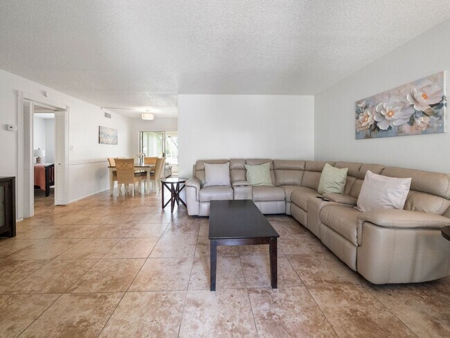 Foto del edificio - 7400 College Pkwy