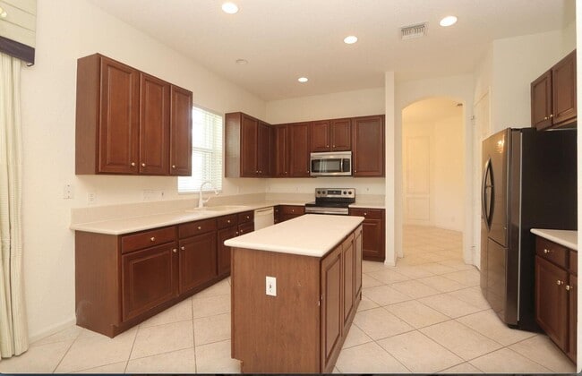 Foto del edificio - 9183 Bay Point Cir