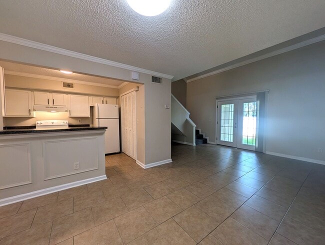 Building Photo - 8538 Pineverde Ln