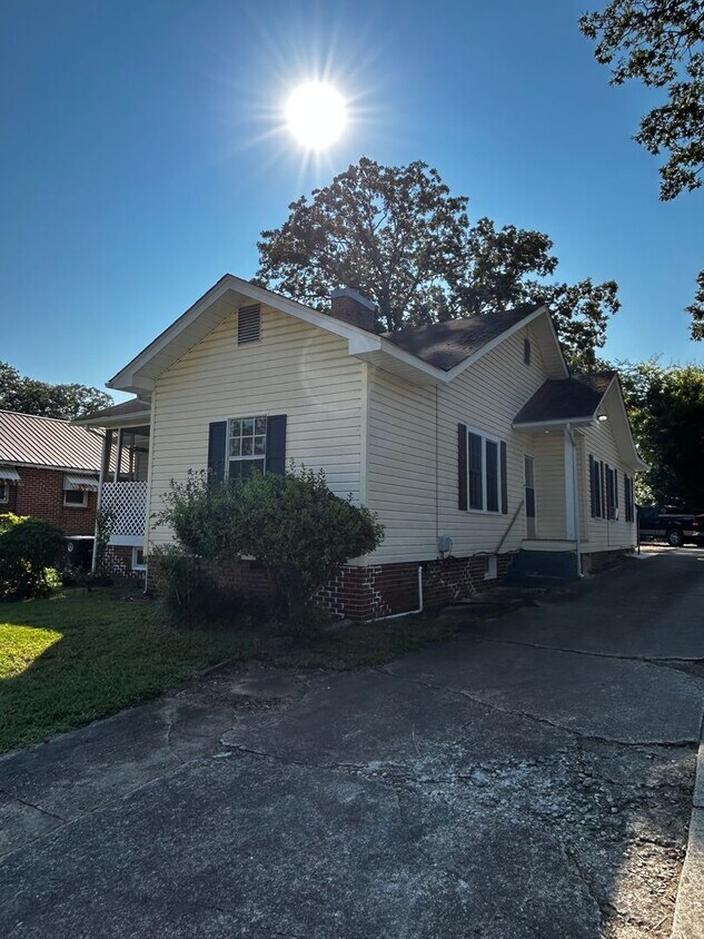 Primary Photo - 216 Padenreich Ave