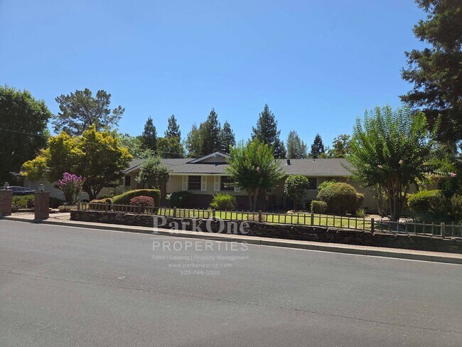 Foto del edificio - Single Level Alamo Rental near Roundhill G...