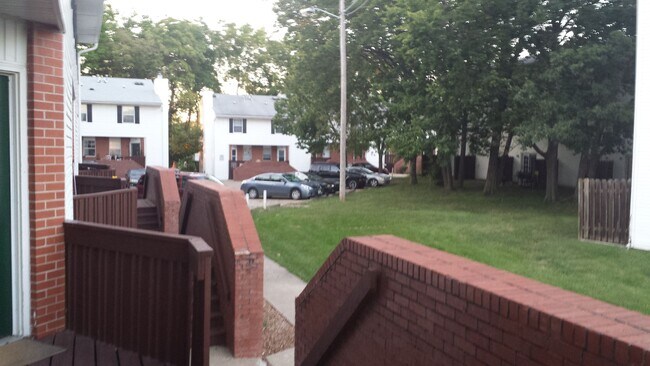 Building Photo - 3 bd, 2 ba Williamsburg condo, within walk...