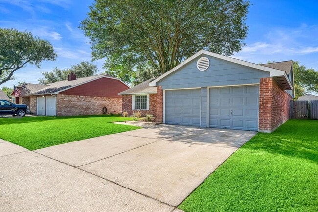 Building Photo - 19607 San Gabriel Dr