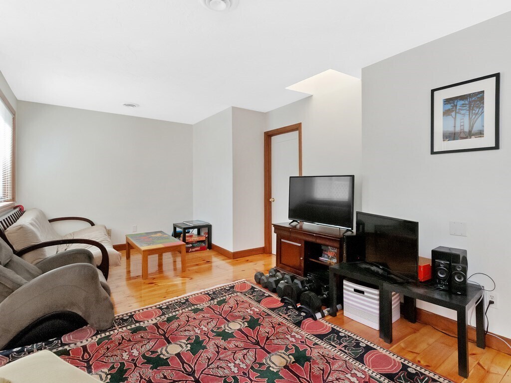 Primary Photo - 32 Prospect St