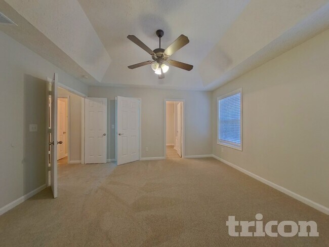 Foto del edificio - 89 Hugh Ave