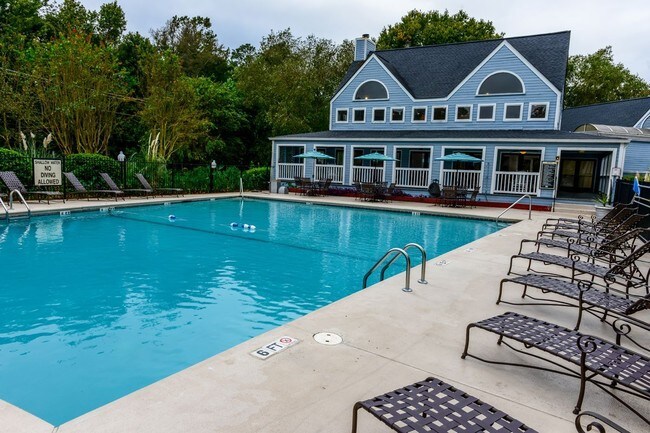 Hampton Courts Rentals in Columbia at 501 Pelham Dr Columbia SC Hampton Courts Rentals in Columbia at 501 Pelham Dr Columbia SC