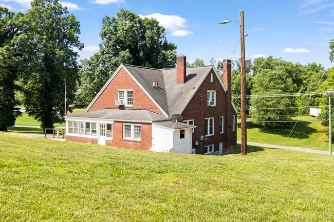 Building Photo - 3570 N NC Highway 16
